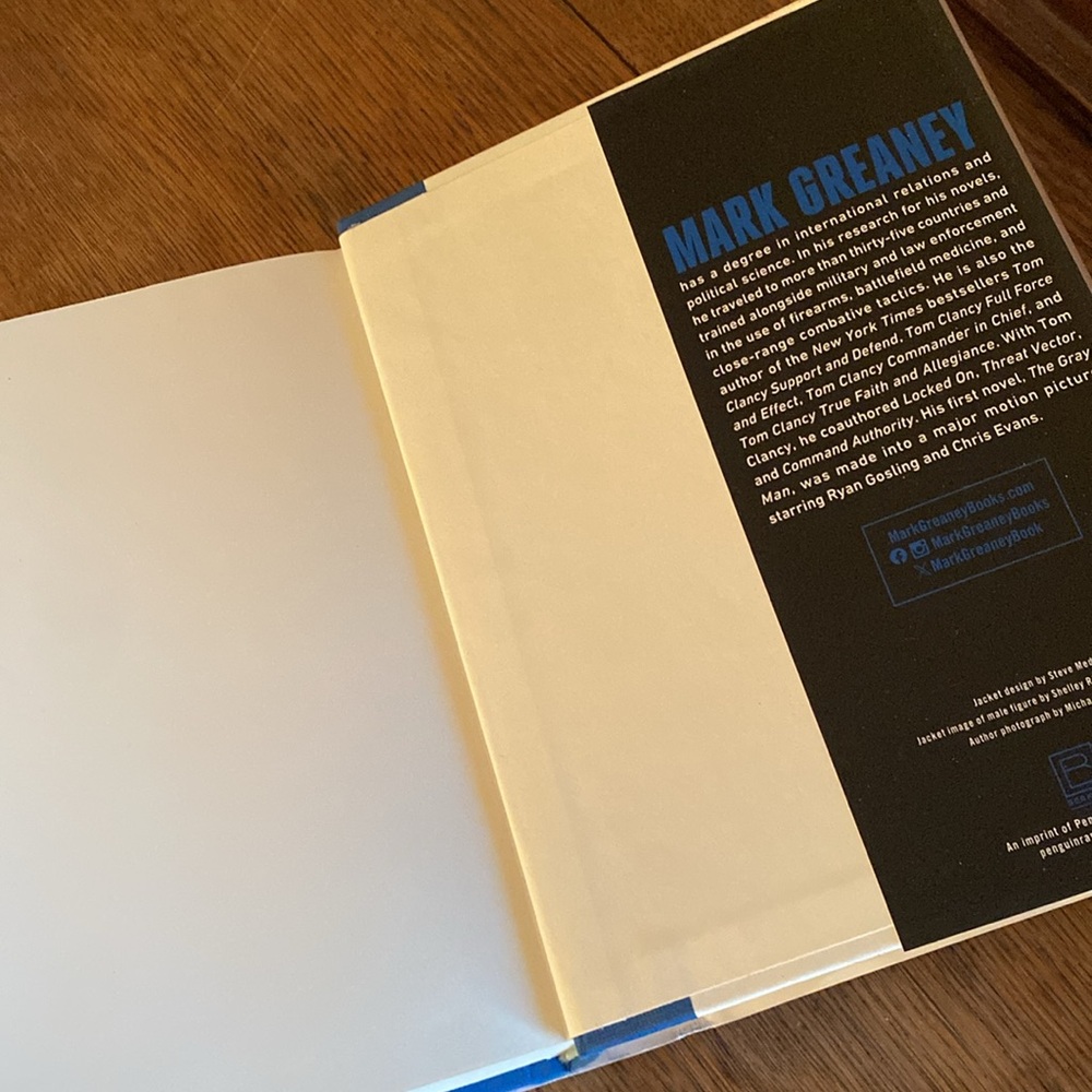 Midnight Black a gray man novel by Mark Greaney hardback book - Picture 5 of 6